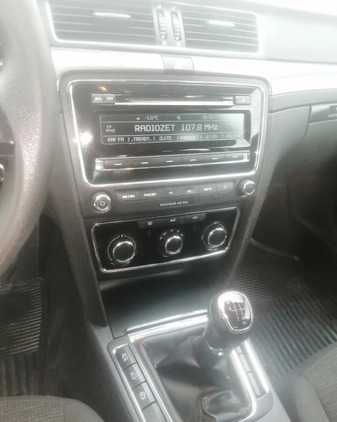 Skoda Superb cena 28905 przebieg: 395000, rok produkcji 2014 z Dębica małe 137